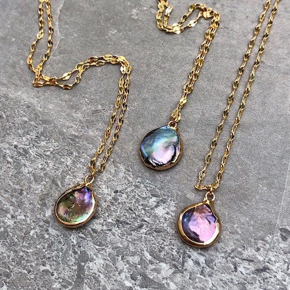 Simple Baroque Peacock Pearl Pendant Gold Necklace