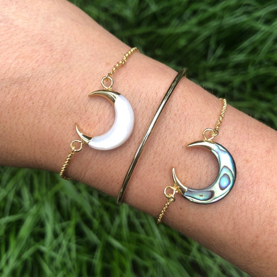 Boho Carved Shell Crescent Moon Bracelet