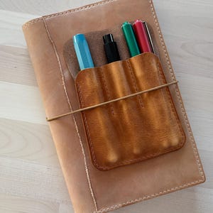 Astuccio in pelle a 3 scomparti per penne stilografiche