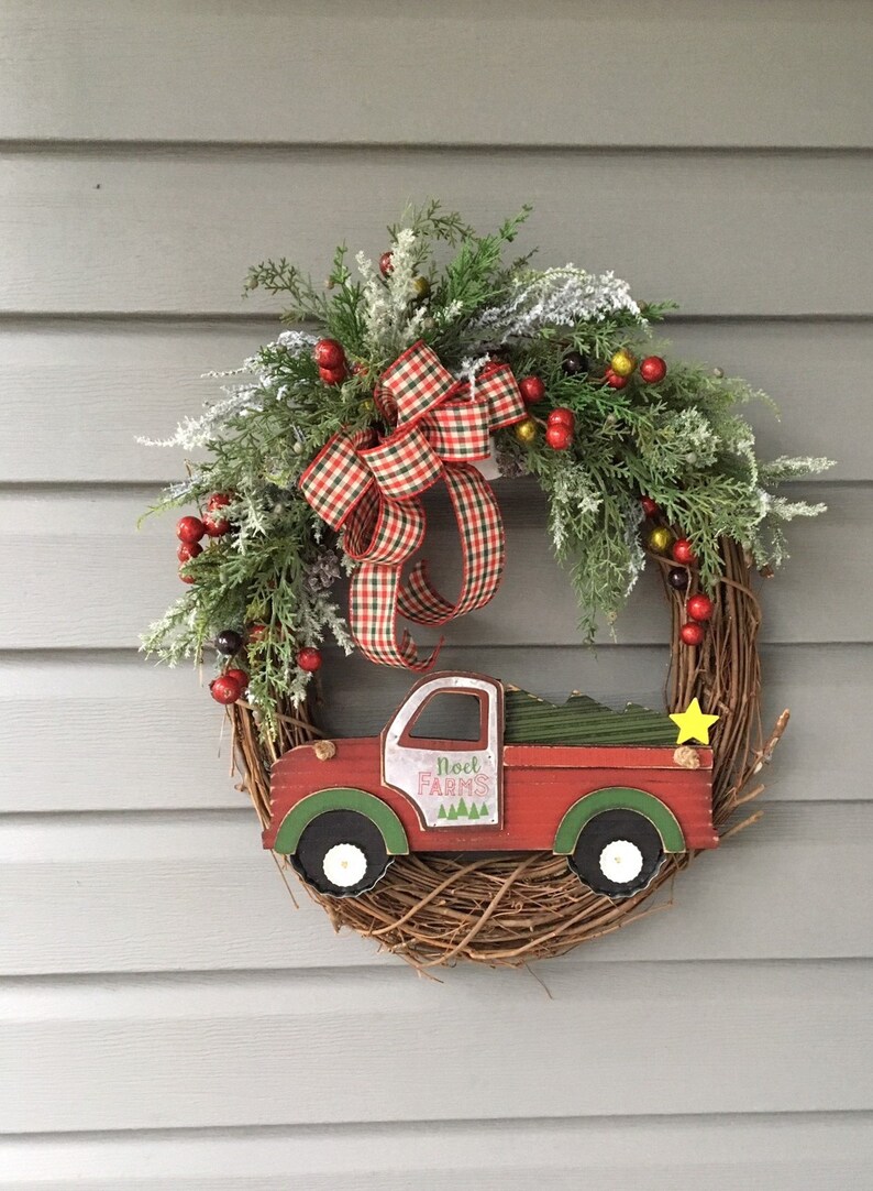 Wreaths For Front Door Xmas Wreath Gvine Image 0