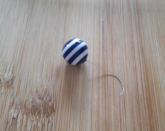 Striped Needle Threader