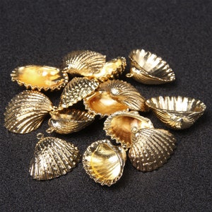 4/10/20pcs Gold Plated Natural Conch Sea Shell Pendant Charm Wholesale Cowrie Seashell Charms for DIY Jewelry Making Beach Bracelet Necklace