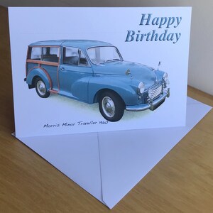 Morris Minor Traveler 1960 (azul medio) - 5 x 7 pulgadas Feliz cumpleaños, feliz aniversario, feliz jubilación o tarjeta de felicitación sencilla con sobre
