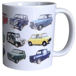 Puede incluir: Taza de cerámica blanca con un patrón colorido de coches Mini Cooper clásicos. La taza presenta una variedad de colores, incluyendo rojo, azul, verde, amarillo y negro.