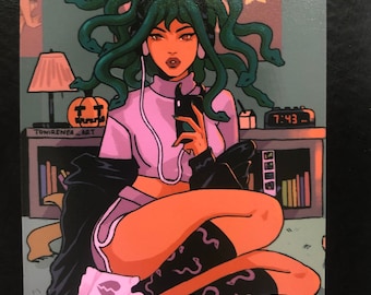 Medusa Baddie Print Mini