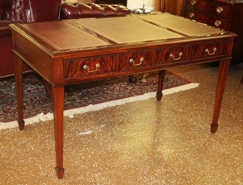 Sophisticated Sheraton Mahogany Leather Top Writing Table Desk Mint 3 Drawers