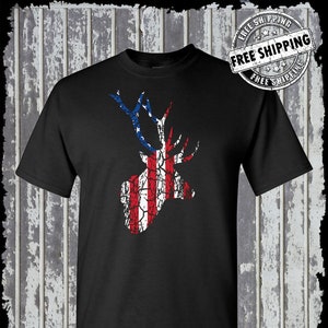 US Flag Deer Antlers Distressed T-Shirt / Hunting American Flag USA