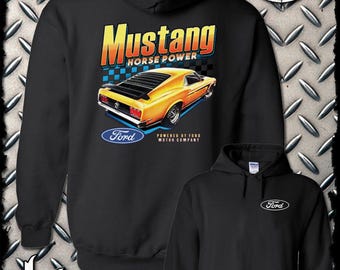 Felpa con cappuccio e zip ufficiale Ford Mustang RWB 50 Years con licenza Felpa con cappuccio e zip ufficiale Ford Mustang RWB 50 Years con licenza