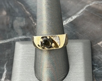 10 Karat Gelbgold, synthetischer schwarzer Sternsaphir Ring mit Diamant Akzenten