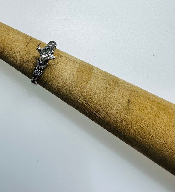 Princess cut engagement ring - image 2