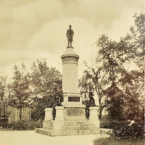 Postal Monumento aos Soldados e Marinheiros de NY Rochester Nova York Indivisível Voltar