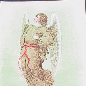 Cartolina Vacanze Pasqua Un gioioso angelo pasquale che guarda il cielo 3125