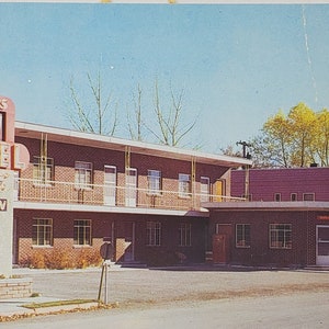 Carte postale Publicité Trois Sœurs Motel Montpelier Idaho