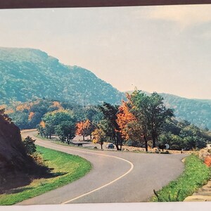 Cartão postal VA Stony Man Mountain em Skyline Drive Virgina