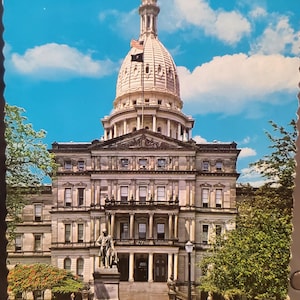 Cartolina MI State Capitol Lansing Michigan