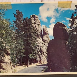 Briefkaart SD De Naalden Drive Custer State Park Zuid-Dakota