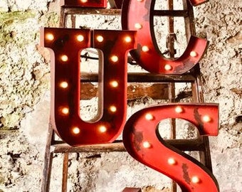Lettres de l'alphabet LED industrielle rétro vintage en acier galvanisé, peinture écaillée rouge - A à Z