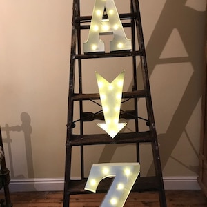 Venta de Letras Alfabeto + Símbolos Metálico Blanco LED - 33 cm para Colgar en la Pared / De Pie
