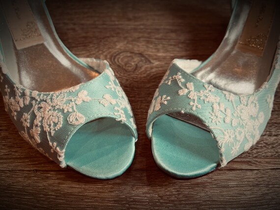 Aqua color shop heels