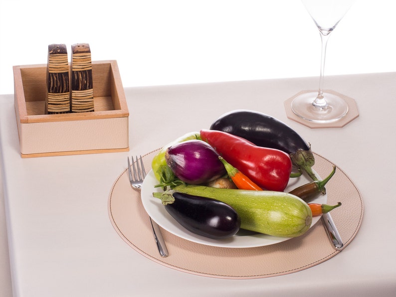 Round placemats / White round table mats and round coasters / Etsy