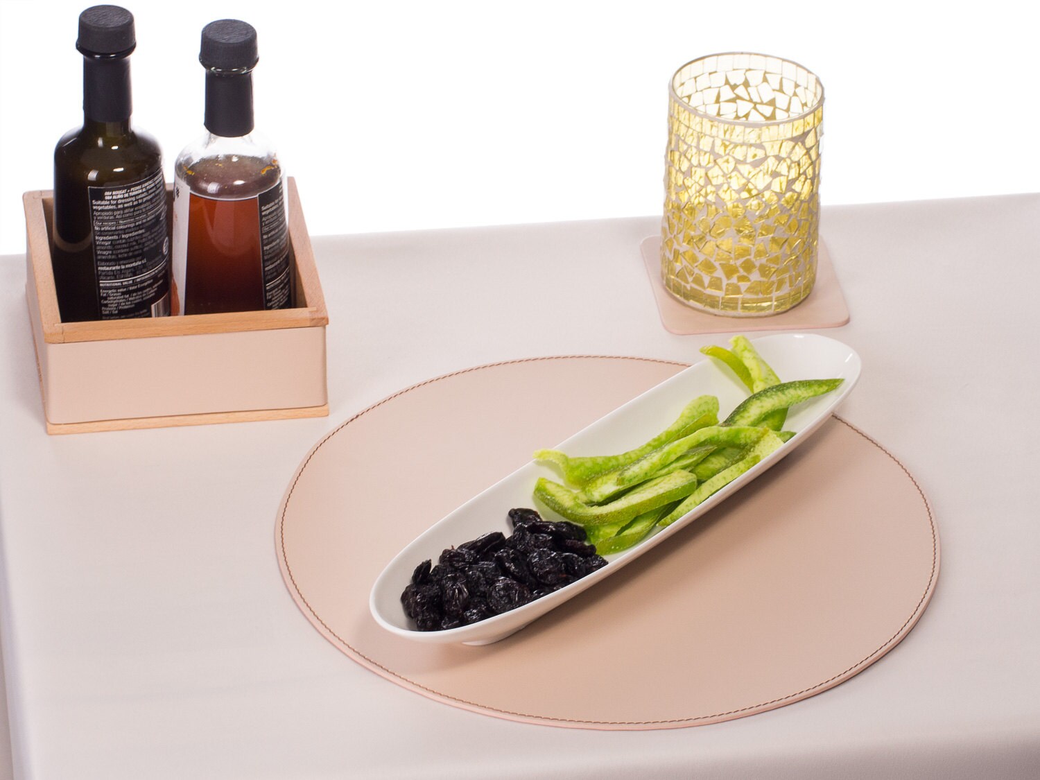 Round placemats / White round table mats and round coasters / Etsy