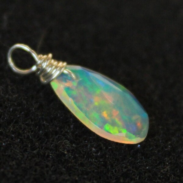 Opal Anhänger, Regenbogen Opal, Schwarzer Feuer Opal, Sterling 925, Schutz, Eleganz, Prinzessin, Festlicher Anlass, kleines Geschenk für Sie