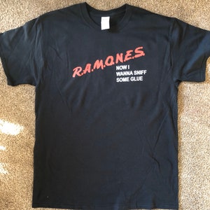 Colle à renifler - Ramones D.A.R.E. Tee