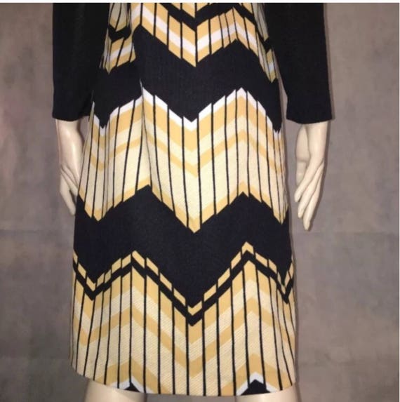 Art Deco chevron vintage zip front shift dress - image 2