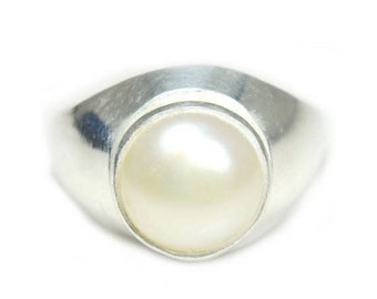 25% Sale Men's Freshwater Pearl Ring in Sterling Silver In Heavy Setting, Customized Ring Size, Pearl Astrology Ring