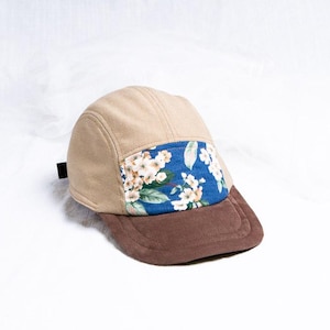 Beige recycelte Blumenmütze \\ La FLORÉALE // Limitierte Auflage, handgefertigte Mütze aus recyceltem Material für Erwachsene und Kinder