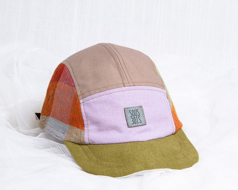 The LOVE PUNCH-ION 9 //Upcycling-Mütze für Erwachsene Kopfbedeckung, Mütze, Schirm, handgefertigte Mütze, recycelt in Quebec von Sous-Bois Bild 1