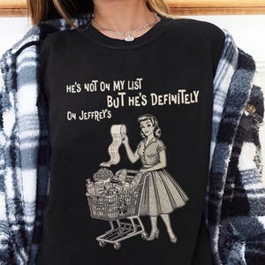 Funny Graphic T-Shirt, Retro Style Humorous Tee, Casual Everyday Wear, Unique Gift for Friends, Cozy Comfortable Top
