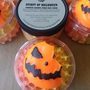 The Spirit of Halloween: Sugar Body Scrub in Pumpkin Caramel with bitten Jack-O-Lantern Soap afbeelding 7