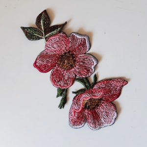 Moks(p)348 Rose Hip Pink Flower Embroidered Fashion Patch Wildlife Naturalistic