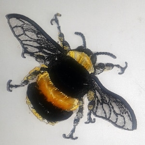 Moks12(p) Velvet Bumblebee Insect Embroidery Patch