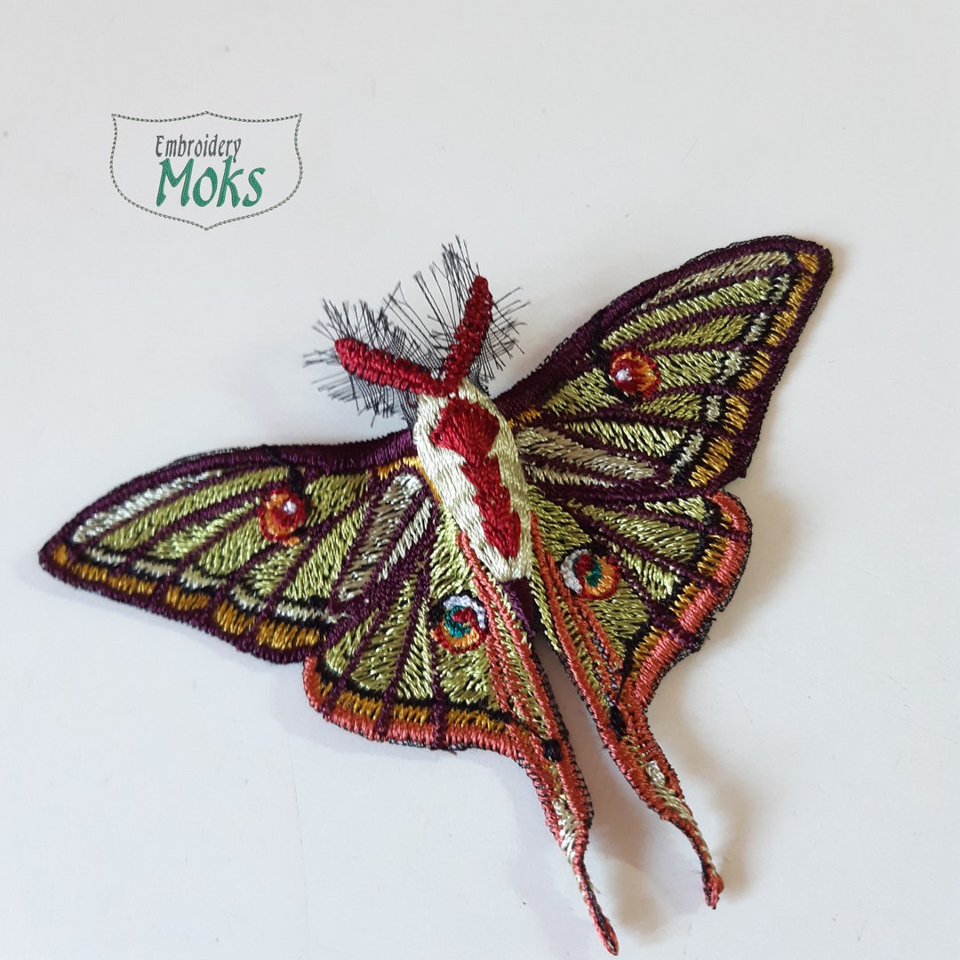 Moks371(p) Moth Embroidery Patch - Spanish Moon Moth - Graellsia ...