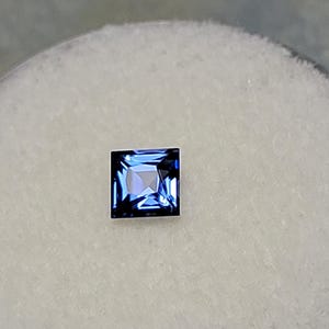 Montana Yogo Sapphire. Princess cut loose stone. AAA