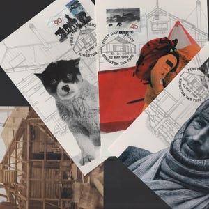 Può includere: Un collage con francobolli e immagini a tema Antartide. Include una foto in bianco e nero di un cane, una persona in abbigliamento arancione e un ritratto di un uomo con un cappello. Francobolli con testo: "FIRST DAY ISSUE" e "ANTARCTIC".