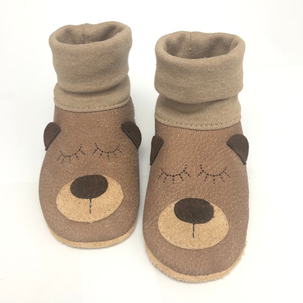 Krabbelschuhe Bär| Lederpuschen | Baby | Puschen | Bioleder Nubukleder | Babygeschenk mit Namen | Sleepy Eyes