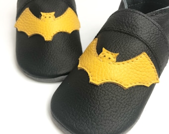 Crawling Shoes Bat | Crawling punches Running shoes Leather | Black Yellow | Halloween| Batman | Decoration