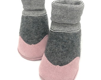 Carrying shoes made of walk PINK| Crawling shoes | customizable | Wool stockings with striped cuffs black white | Walking shoes