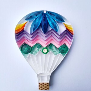 Quilling paper art design: "Mongolfiera arcobaleno"