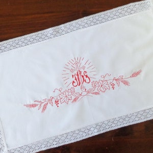 IHS embroidered altar cloth white small Redwork Pesronalize Grapes Wheat Antique catholic alter cloths Latin cross liturgical linens