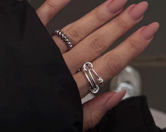 Anillo de plata de ley con diseño de clip, anillo de eslabones, anillo minimalista llamativo, anillo de plata moderno, joyería única hecha a mano.