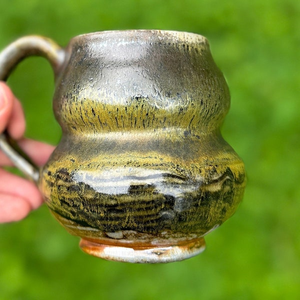 Woodfire Pottery Mug - line drawing - green