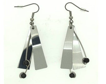 Anodized aluminum sheet and wire reversible earrings with beads, unique, original and chic, hematite