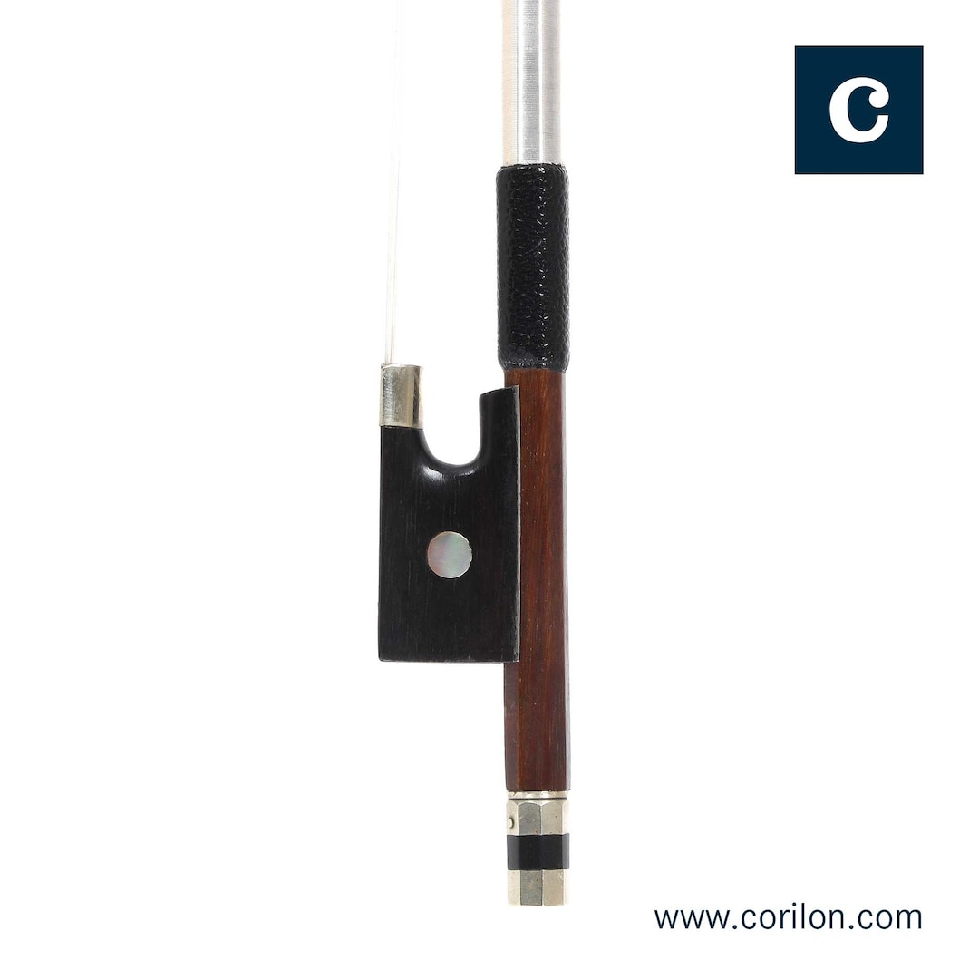 弦楽器 An old violin Bow School of MARTIN An old violin Bow School of MARTIN