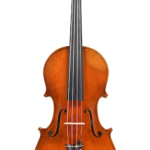 Puede incluir: Un conjunto de tres jarrones de cer&aacute;mica de diferentes alturas y formas. Los jarrones est&aacute;n esmaltados con un acabado blanco mate, ofreciendo una est&eacute;tica minimalista. El jarr&oacute;n m&aacute;s alto mide aproximadamente 25 cm.