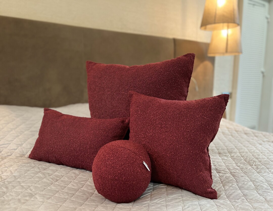 High Quality Decorative Throw Pillow - Fil Noir // 03 - Cate Brown