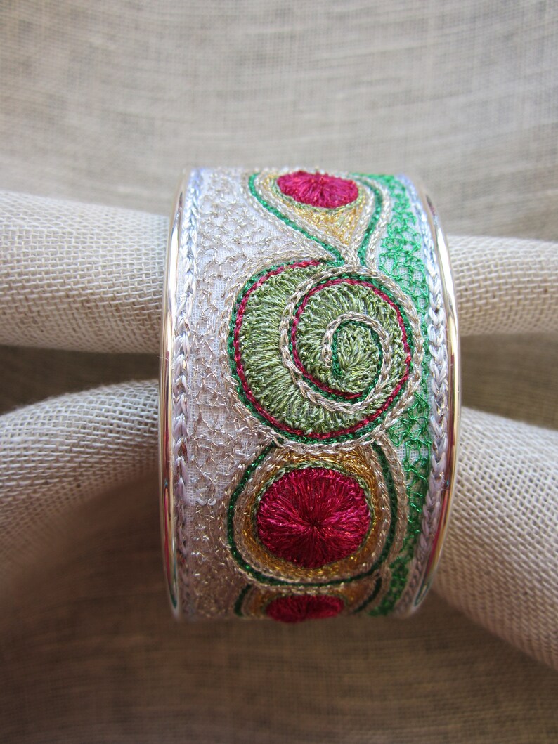 Istamboul bracelet manchette in silver hand embroidered with crochet of Lun\u00e9ville on silk organza for ceremony or fair